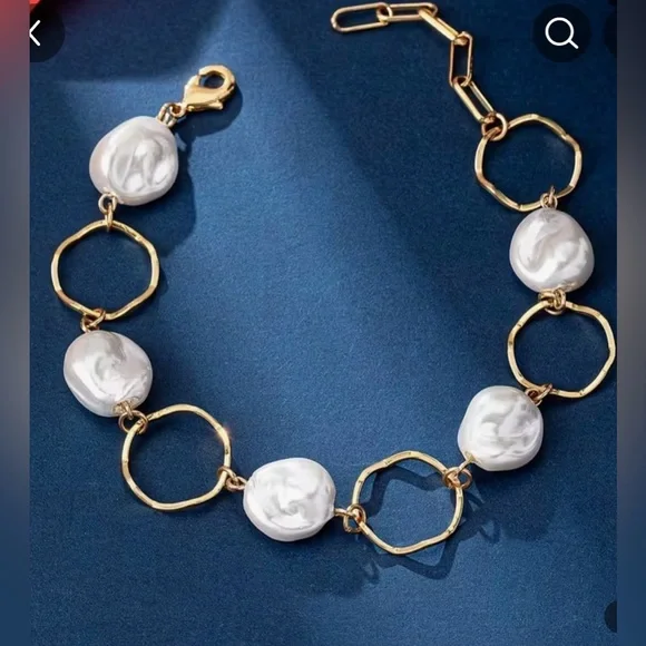 Elegant Gold Pearl Bracelet - Picture 6 of 6